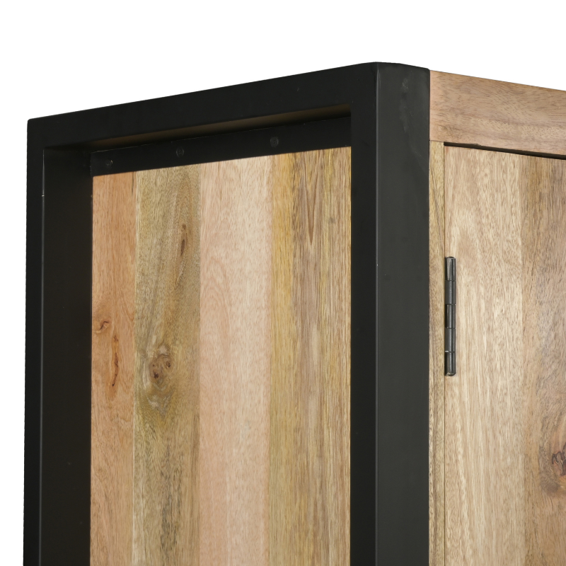 Boaz Vitrine